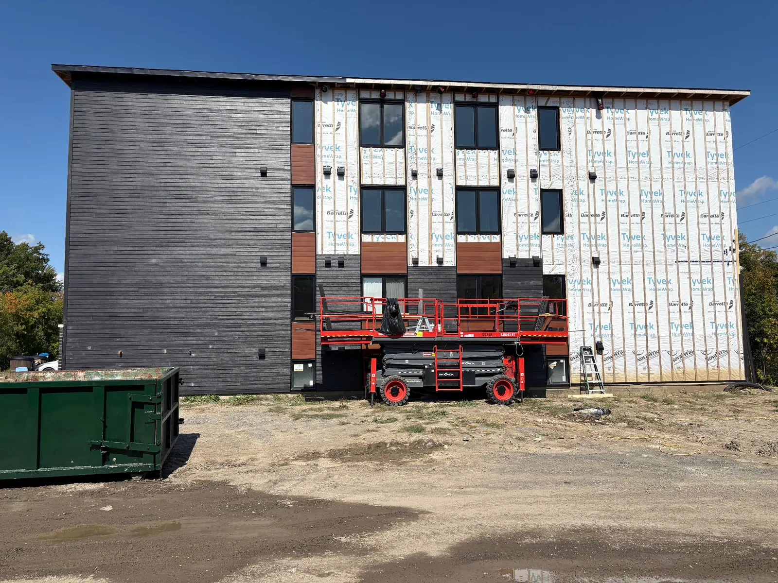 Multi-logements — pare-air et fourrures en cours