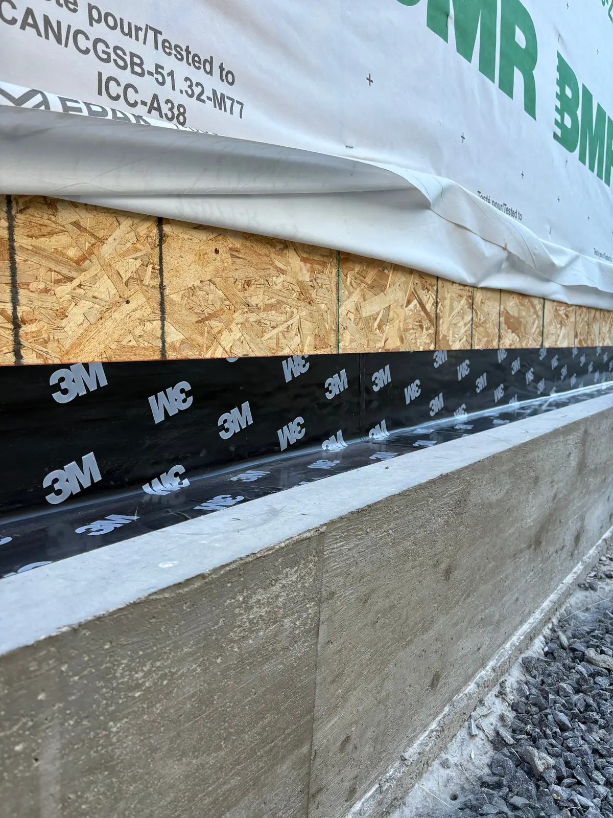 Pare-air et membrane d'étanchéité — détail de jonction